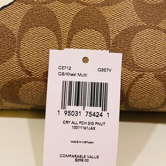 Coach x Peanuts carry all pouch in signature canvas with snoopy woodstock print - Picture 3 of 3